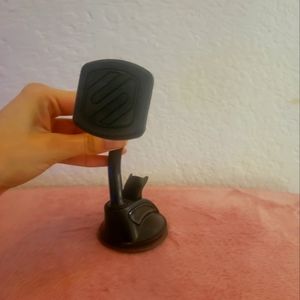 Magnetic phone mount